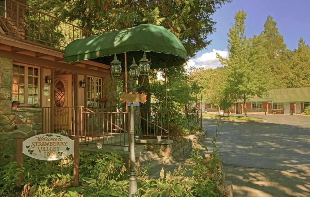 Strawberry Valley Inn Mount Shasta Buitenkant foto