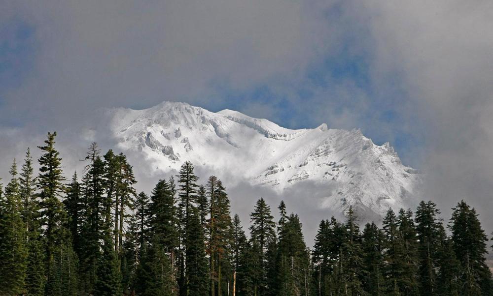 Strawberry Valley Inn Mount Shasta Buitenkant foto