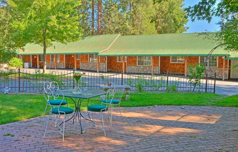 Strawberry Valley Inn Mount Shasta Buitenkant foto