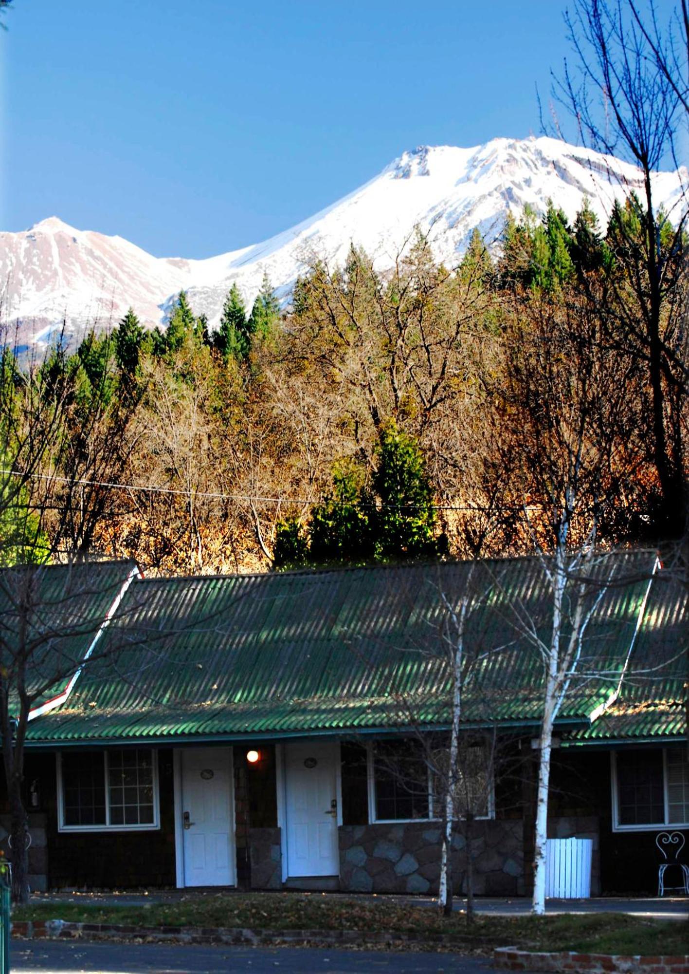 Strawberry Valley Inn Mount Shasta Buitenkant foto